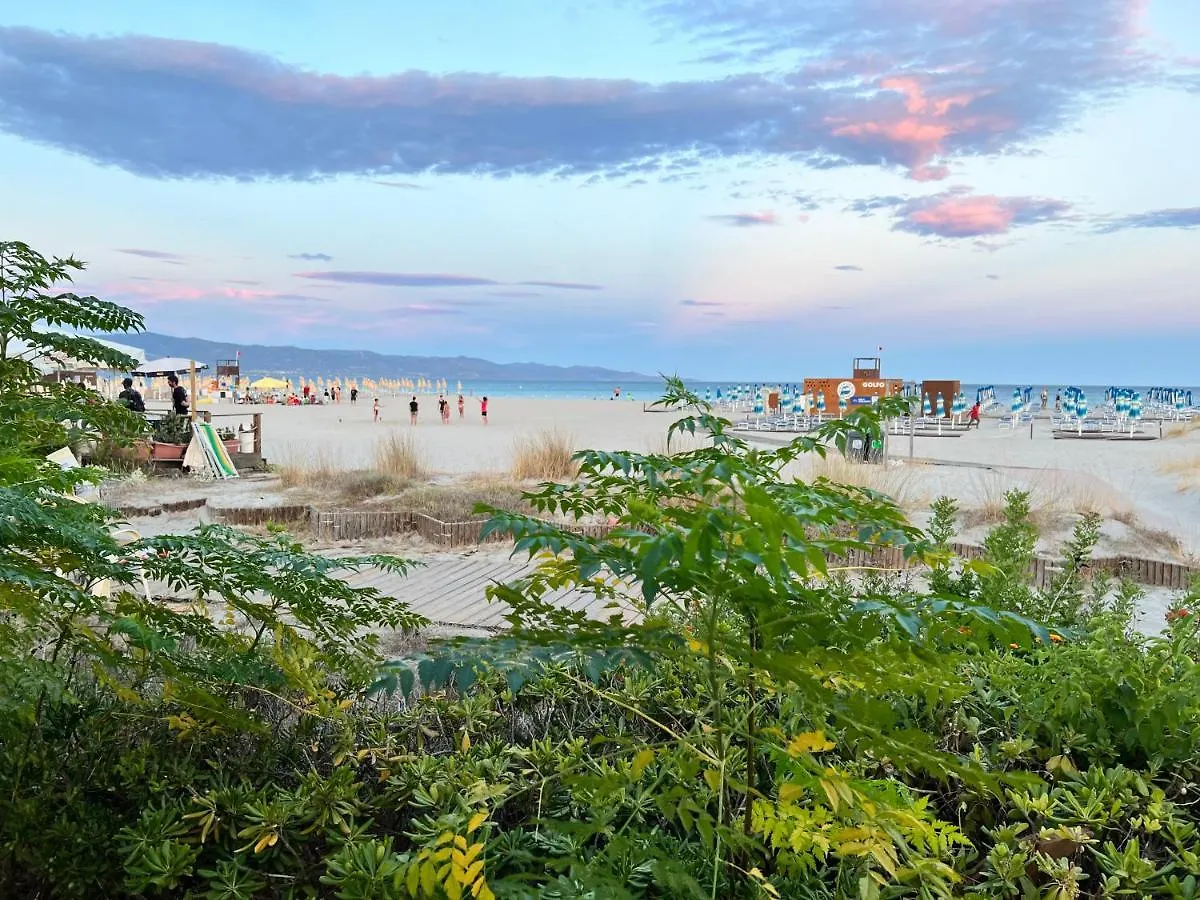 La Casetta Tra Laguna E Mare Poetto Cagliari Italy